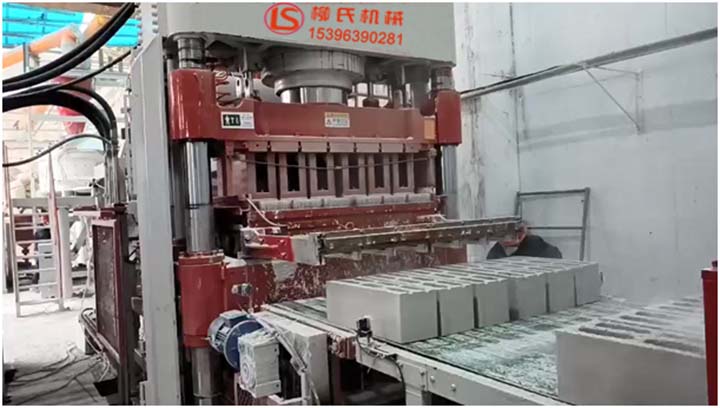 磷石膏砌塊靜壓磚機(jī)